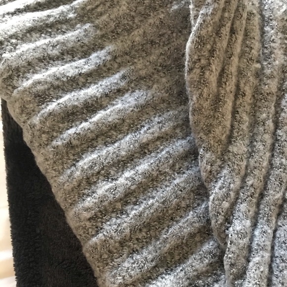 Ribbed Dolman Sleeve Multi-way Pullover - Picture 9 of 9